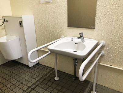 14_多目的トイレ洗面台の写真