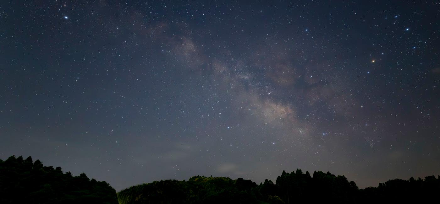 刈谷の夜空に鮮やかに光る天の川