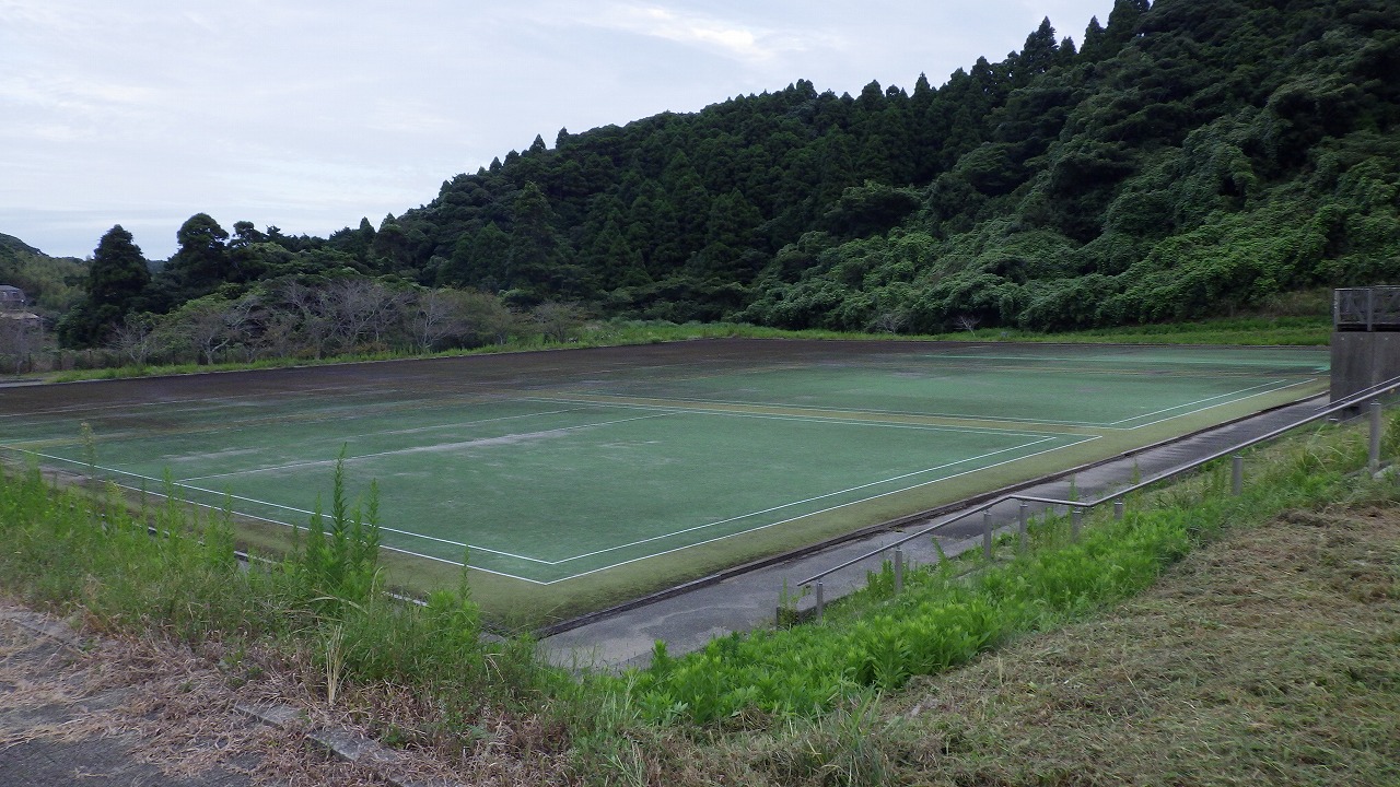 いすみ市い運動公園のゲートボール場が写っています。