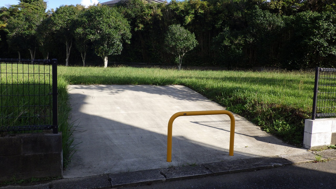 梶野下公園の入り口にあるスロープが設置されています。